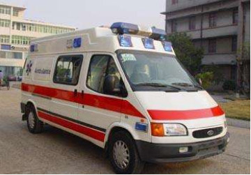 彝良县救护车租赁